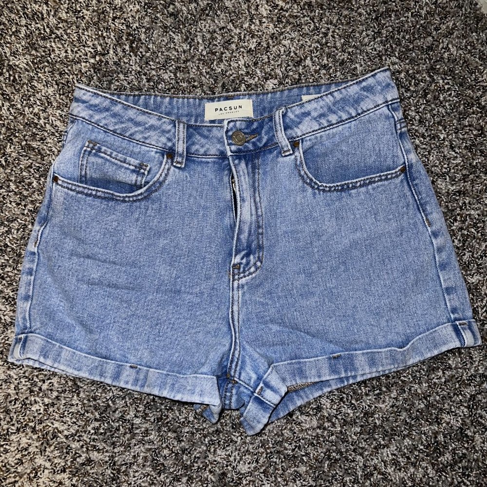 PACSUN MOM SHORT SIZE 29